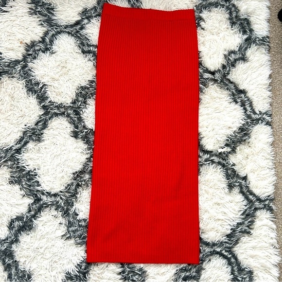 St. John Stretch Ribbed Wool Skirt - Picture 2 of 7